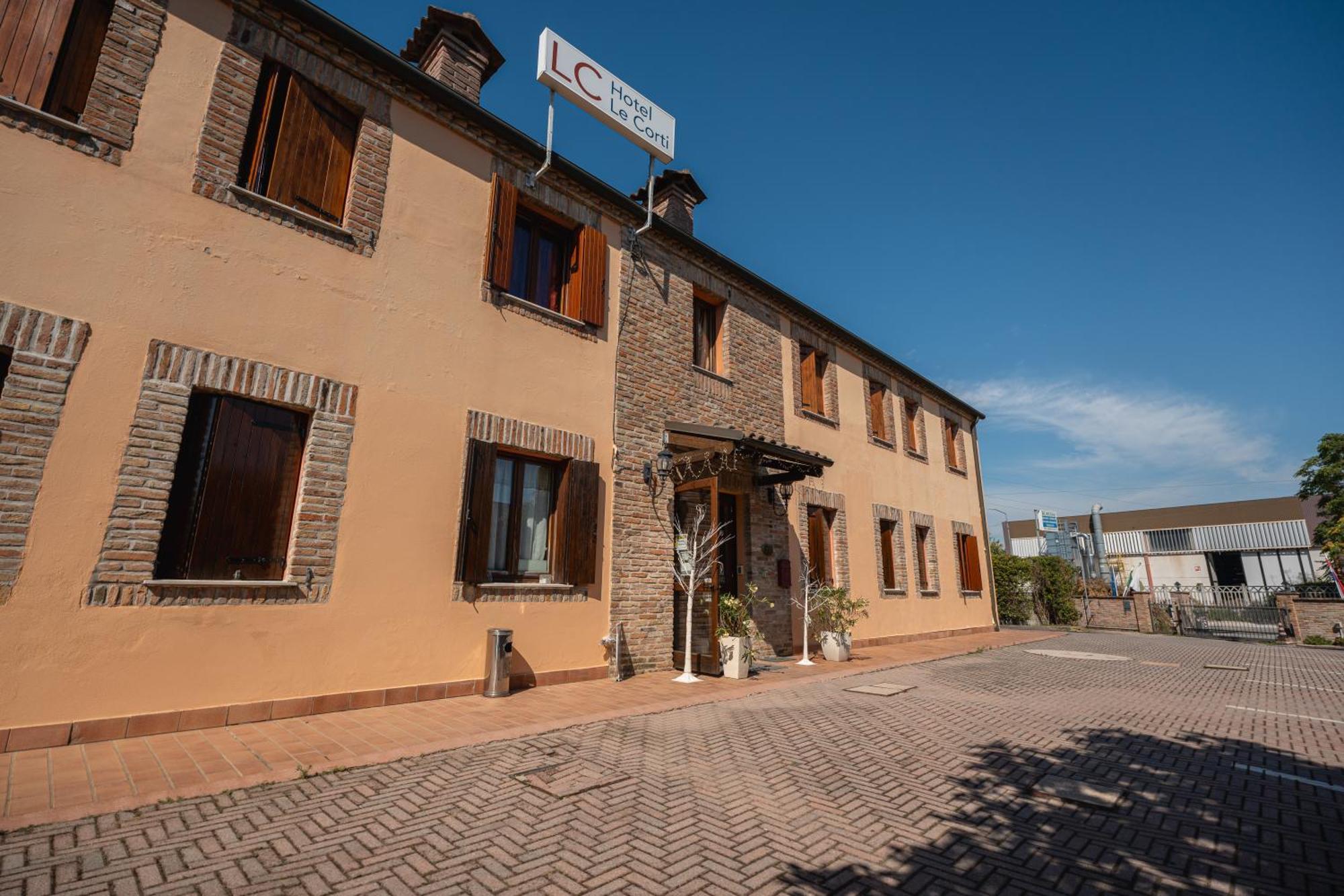 Le Corti Hotel 2*